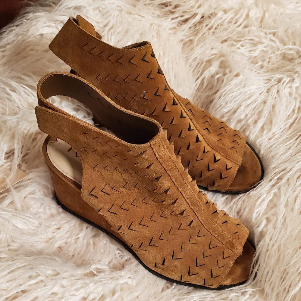 Via spiga wedge sandals
